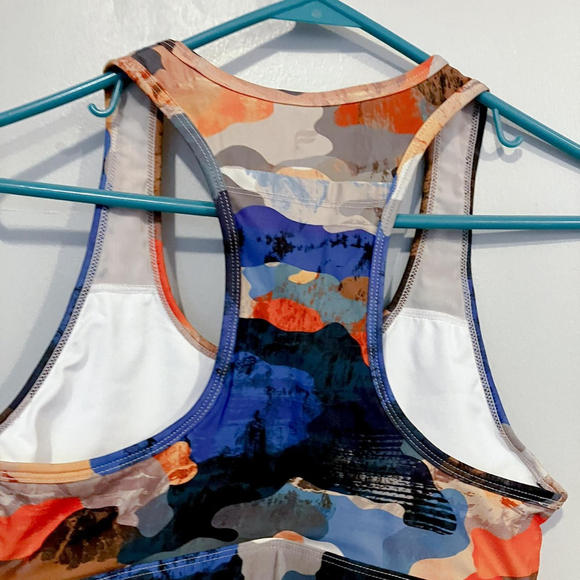 🔥🧡💙 FABLETICS "ZION" ABSTRACT CAMO SPORTS BRA (SMALL) 💙🧡🔥 - Picture 2 of 3
